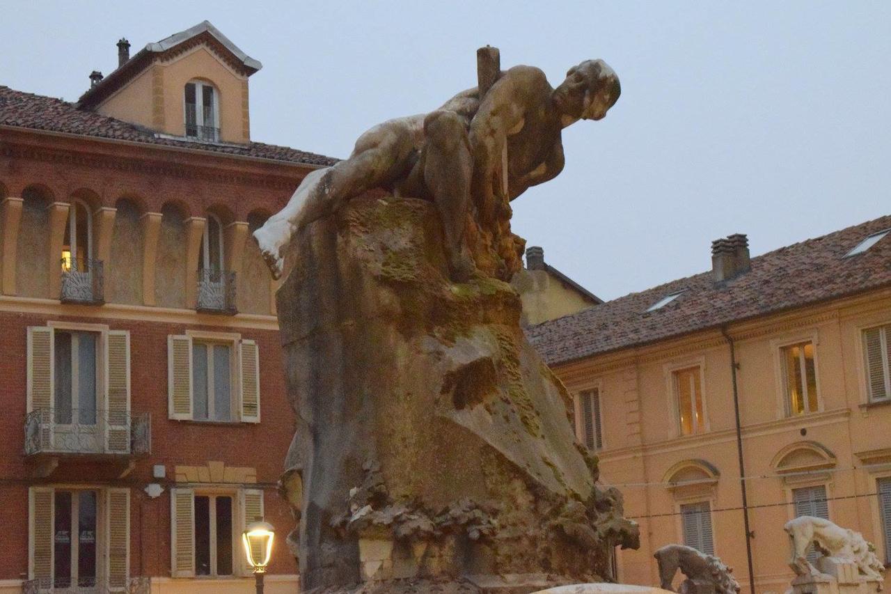 B&B La Semplice Nel Verde Asti Luaran gambar